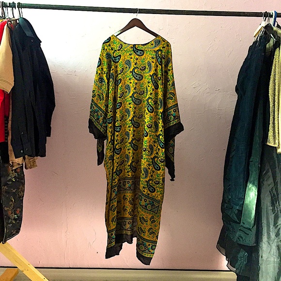 Steve Madden Indian Paisley Shawn Gown Cape - Picture 10 of 16